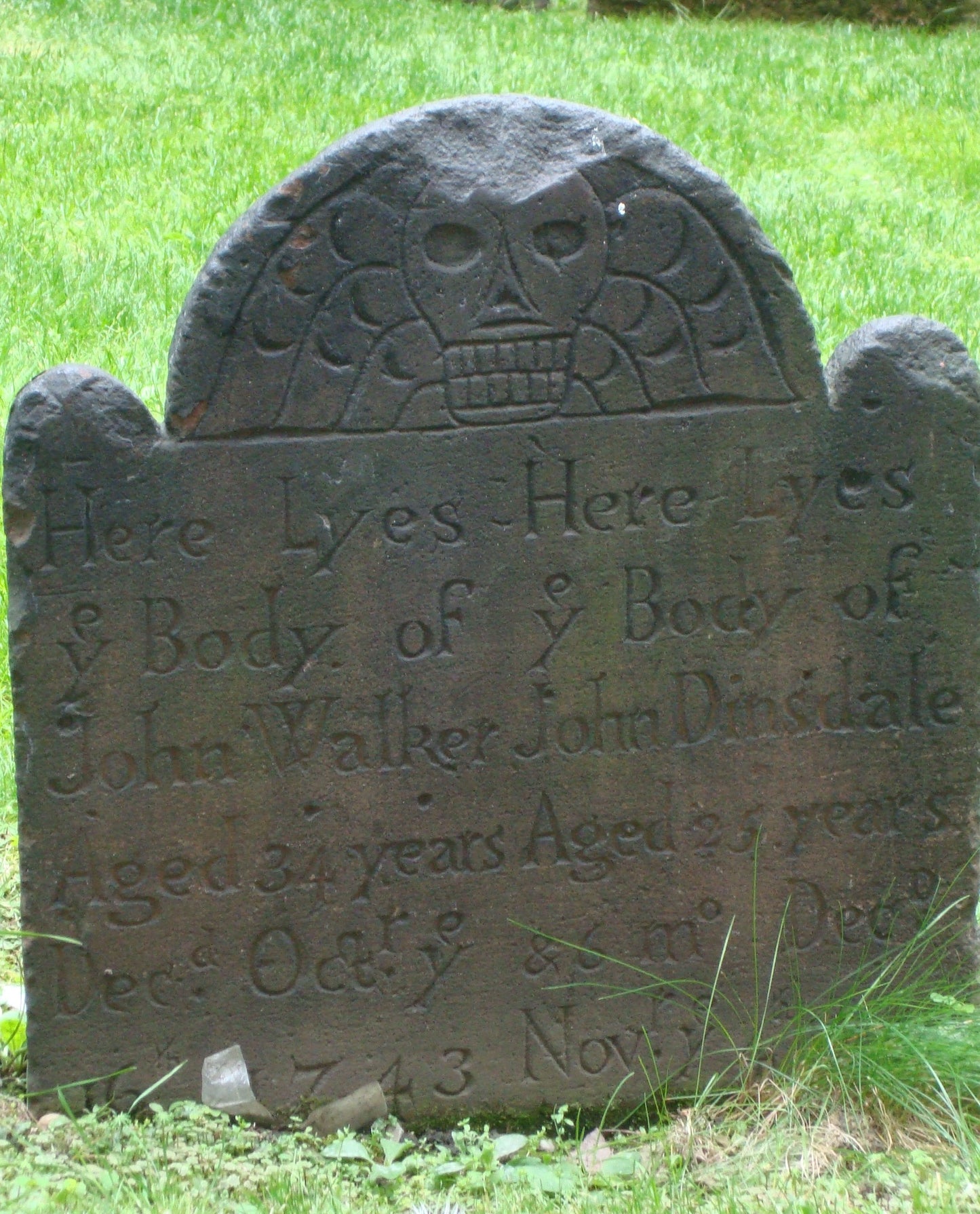 Omnia Vanitas 'All is Vanity' Silver Necklace