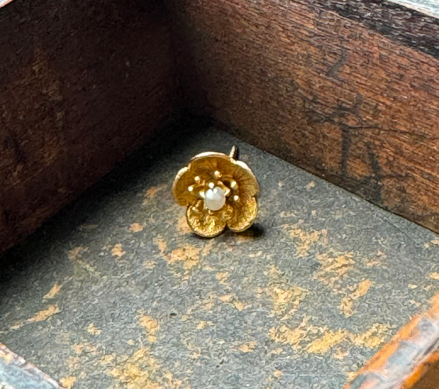 Antique Pearl Blossom Single Stud Earring