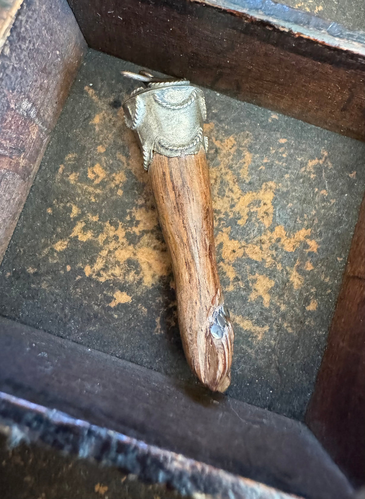 Vintage Pendant - Wooden Mano Figa Pendant