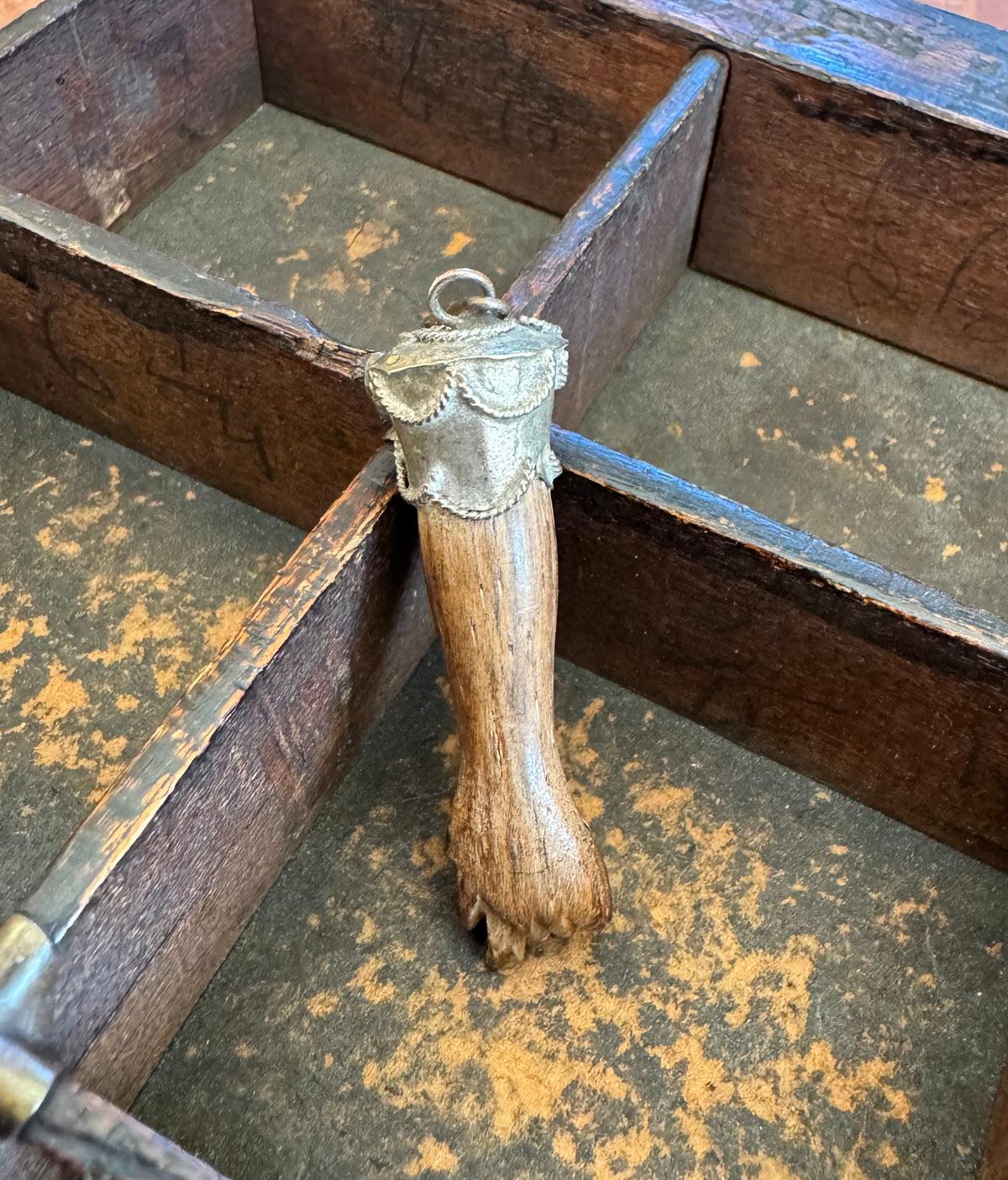 Vintage Pendant - Wooden Mano Figa Pendant