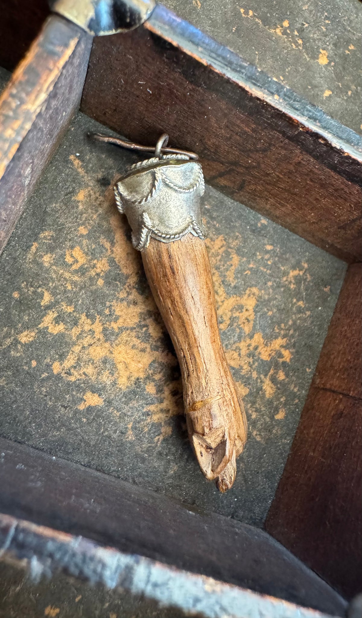 Vintage Pendant - Wooden Mano Figa Pendant