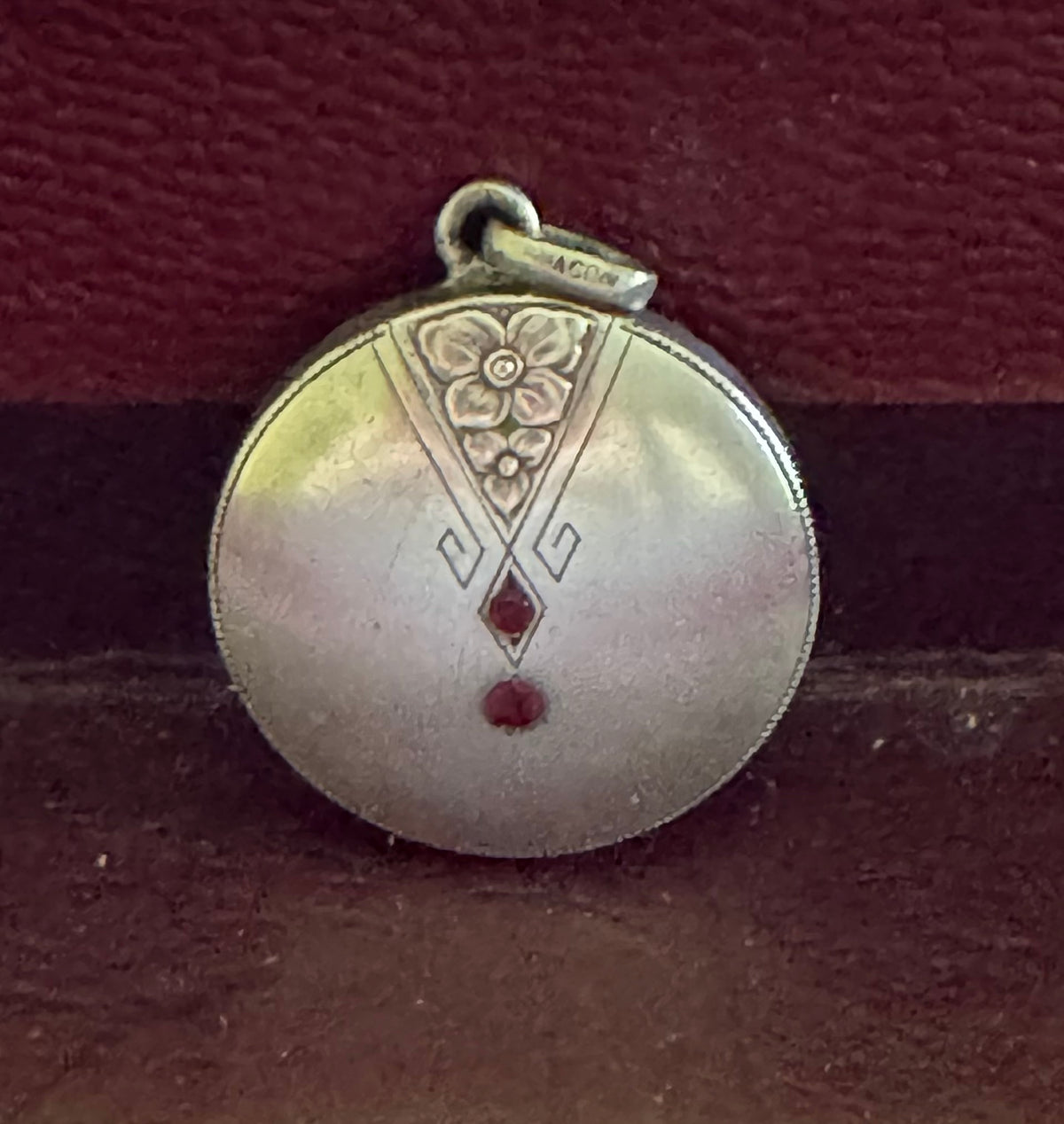 Vintage Pendant - SIlver Art Deco Pendant