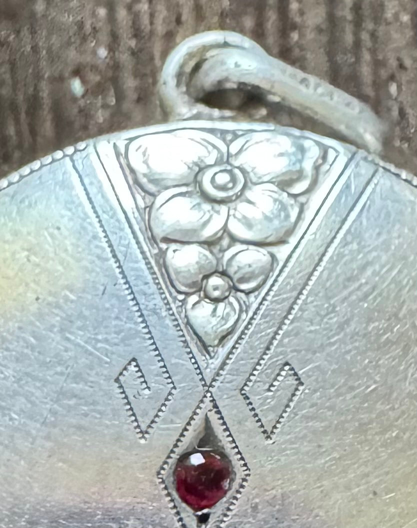 Vintage Pendant - SIlver Art Deco Pendant