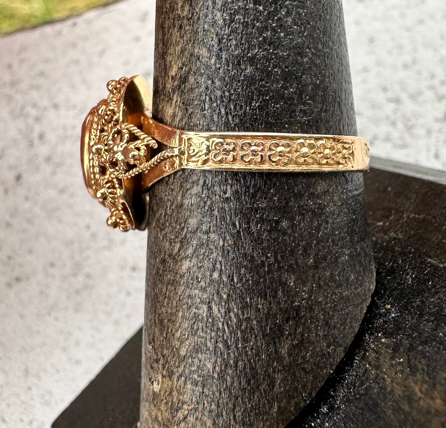 Vintage Ring-Gold Spinel Ring